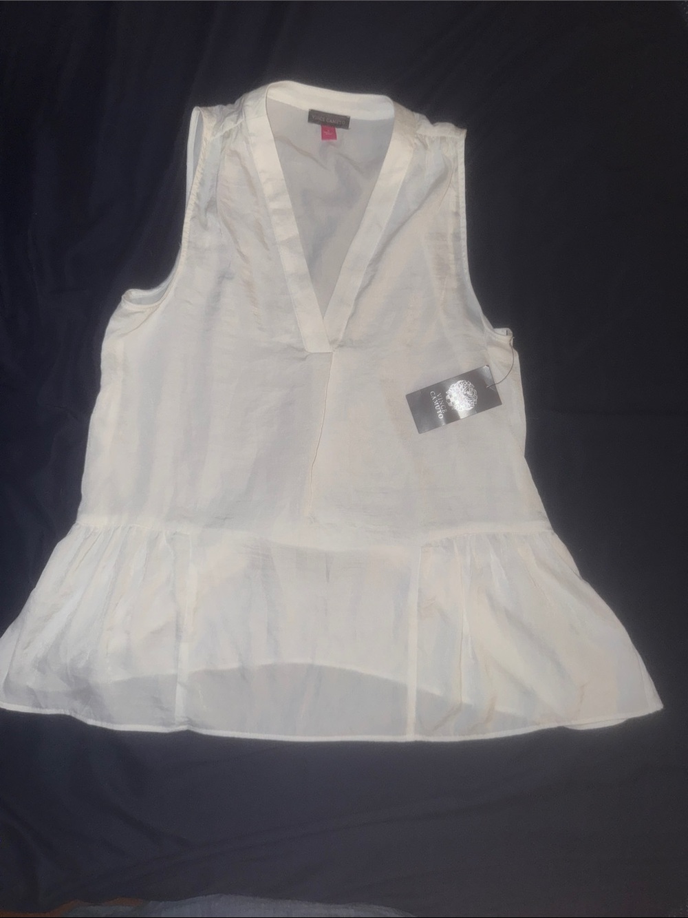 Vince Camuto White V-Neck Sleeveless Peplum Top